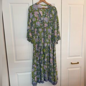 Mary Marshmallow Women’s Large Maxi GUC